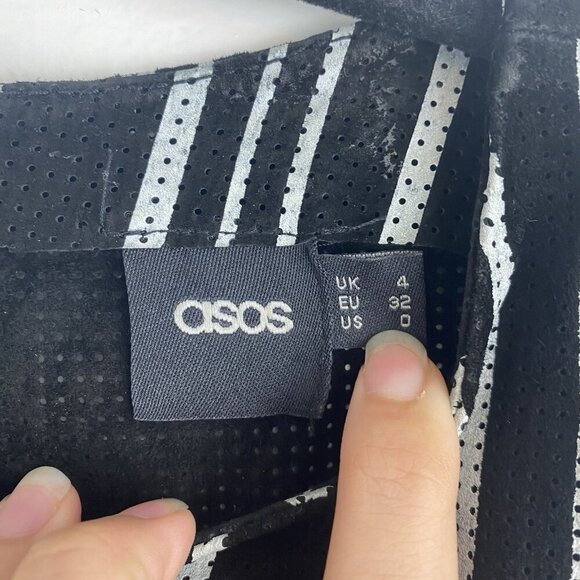 Asos Women's Boxy Striped Crop Top Size 0 Black White 100% Leather - Picture 2 of 7